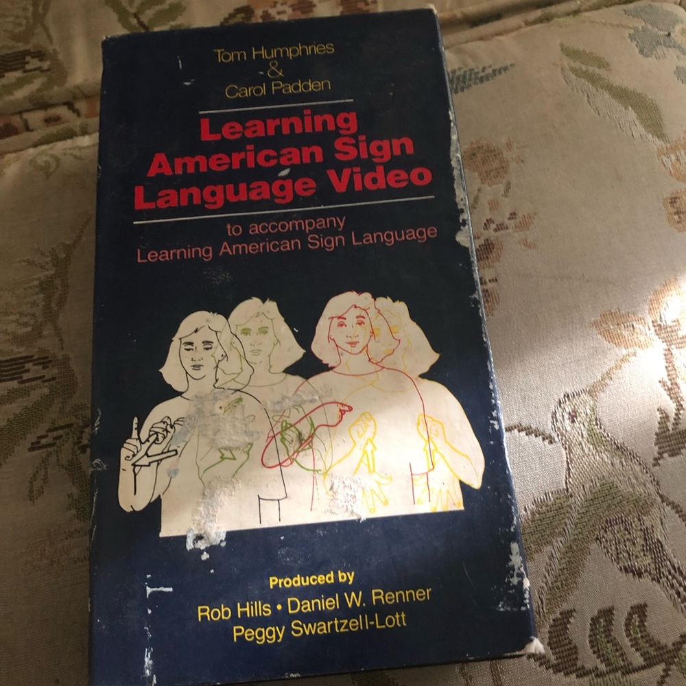 🍎Learning American Sign Language (1st Ed) VHS - 530 $12 or $9 w/offer
